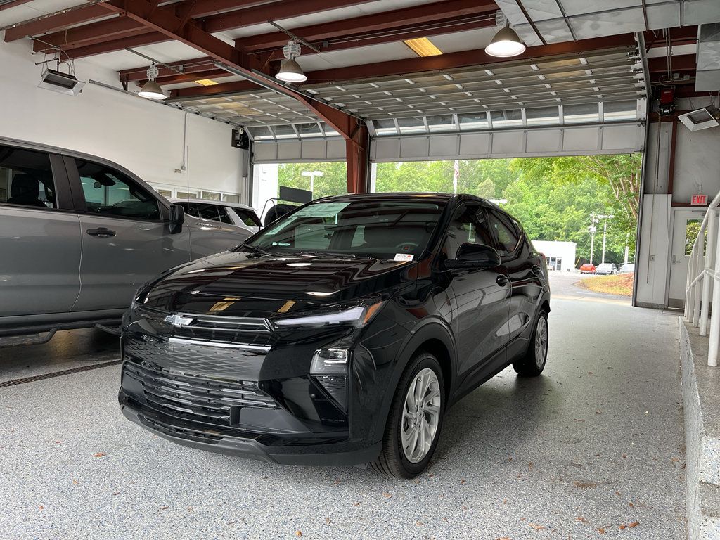 New 2027 Chevrolet Bolt LT w/ Comfort Package FWD image 4