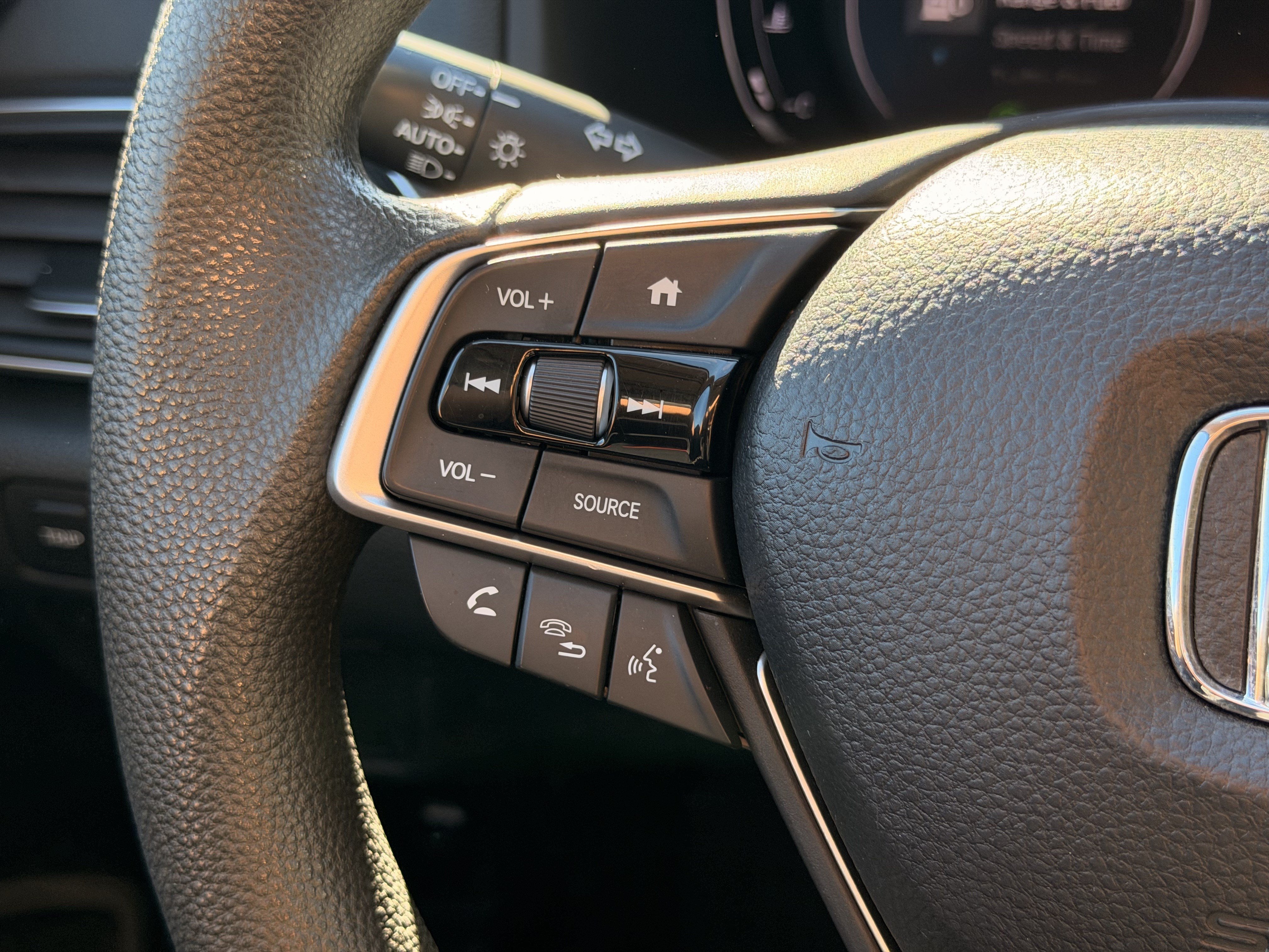 Certified 2018 Honda Accord LX image 24