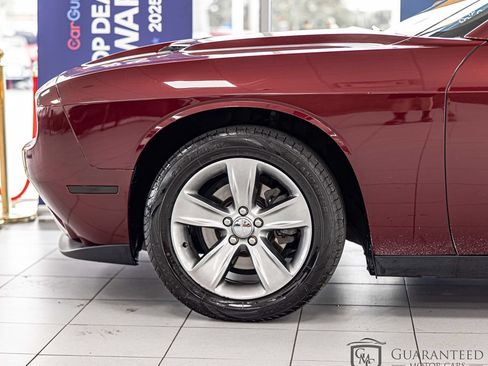 Used 2019 Dodge Challenger SXT RWD image 7