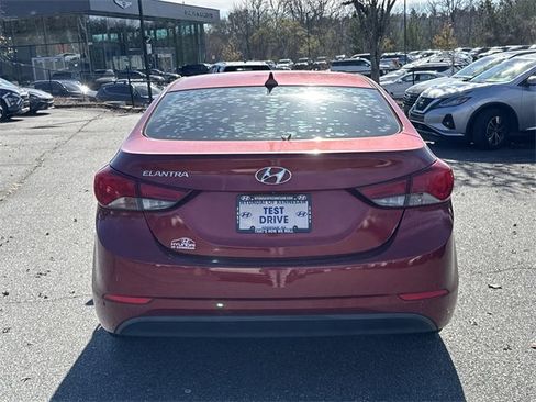 Used 2015 Hyundai Elantra SE w/ Option Group 02 image 6