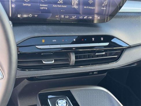 Used 2025 Buick Enclave Avenir w/ Super Cruise Package image 21