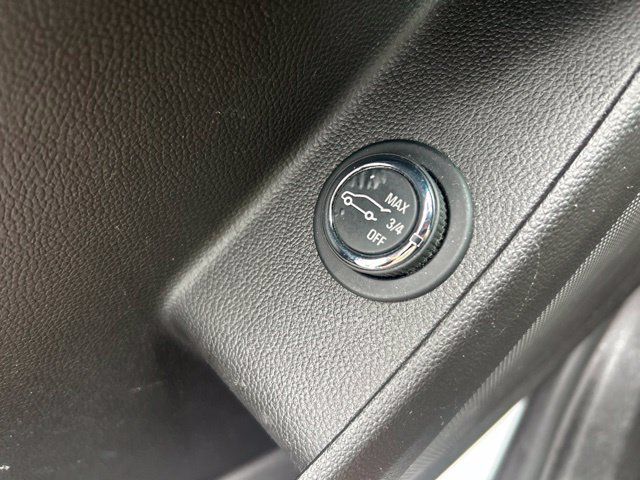 Used 2018 Chevrolet Traverse LT FWD image 16