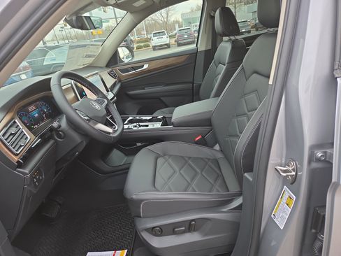 New 2026 Volkswagen Atlas SE FWD image 4