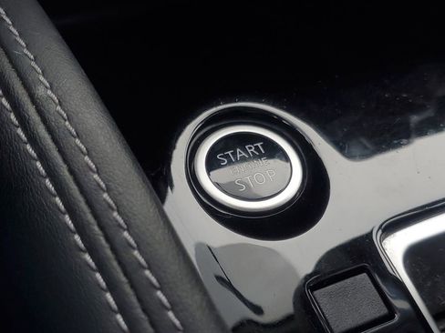 Used 2019 Nissan Kicks SV image 18