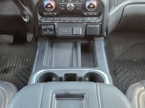 Used 2022 GMC Sierra 2500 AT4 w/ AT4 Premium Plus Package AWD/4WD image 19