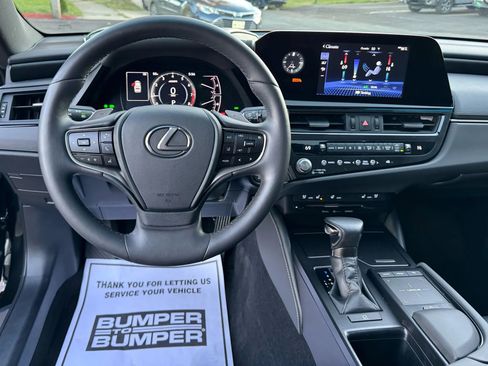 Used 2022 Lexus ES 350 w/ Premium Package image 9