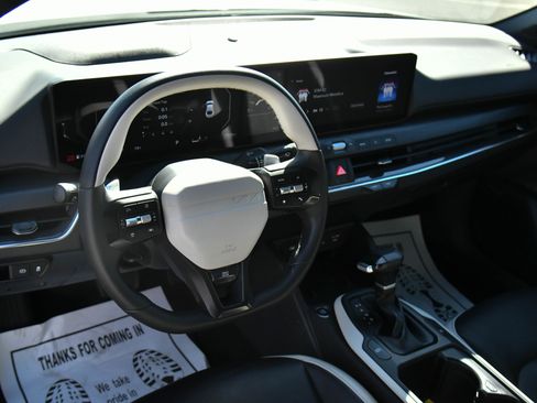 Used 2025 Kia K4 GT-Line w/ GT-Line Premium Package image 16