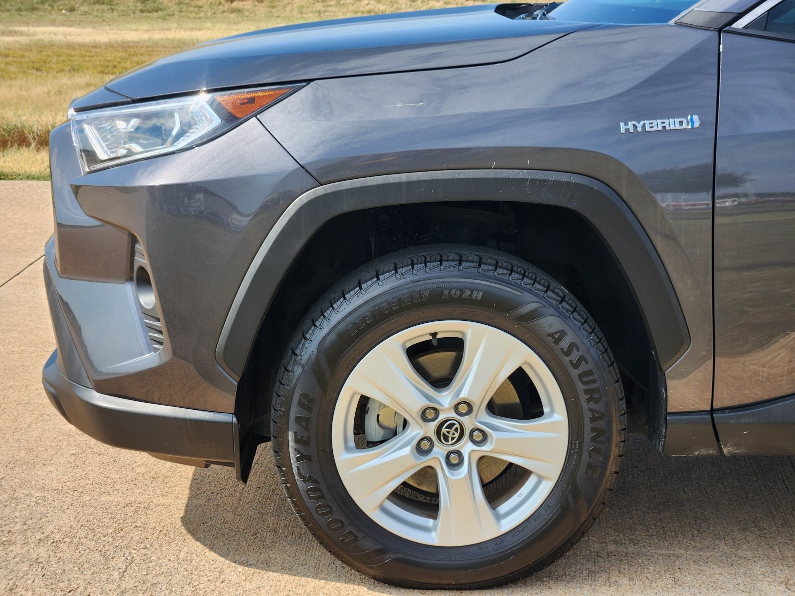 Used 2020 Toyota RAV4 XLE AWD/4WD image 13