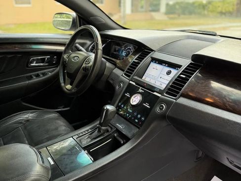 Used 2017 Ford Taurus Limited image 13