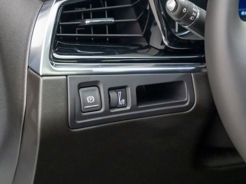 New 2025 Cadillac XT6 Luxury image 20