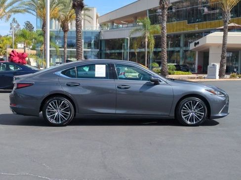 Used 2025 Lexus ES 350 w/ Premium Package FWD image 4