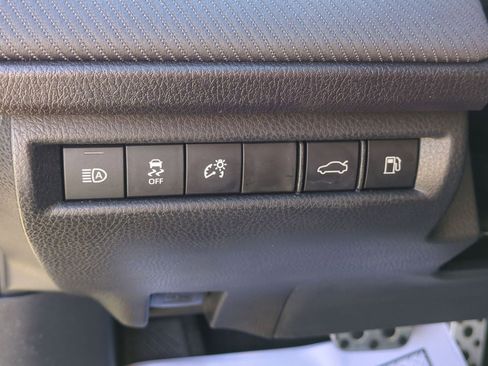 Used 2025 Toyota Camry SE image 18