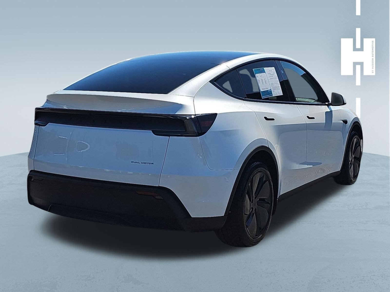 Used 2026 Tesla Model Y AWD image 4