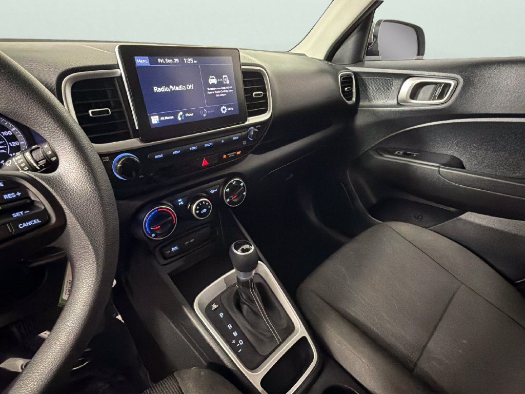 Used 2022 Hyundai Venue SE w/ Cargo Package FWD image 19
