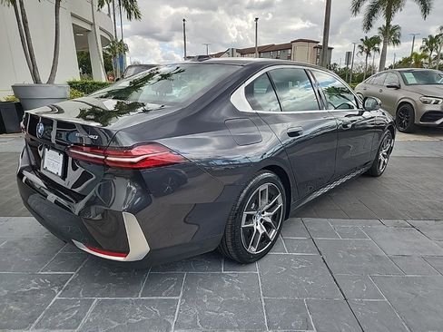 Used 2025 BMW i5 eDrive40i image 9