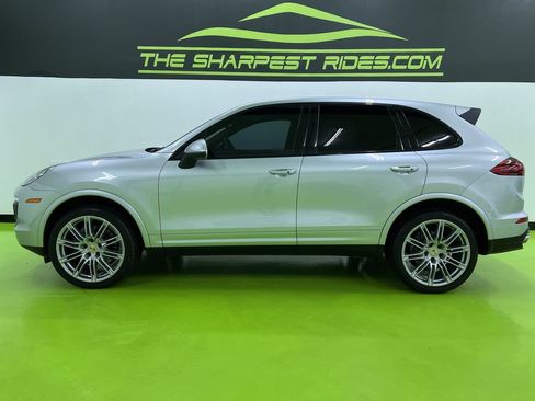 Used 2017 Porsche Cayenne Platinum Edition w/ Premium Package (PJV) AWD/4WD image 6