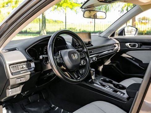 Used 2023 Honda Civic EX image 5