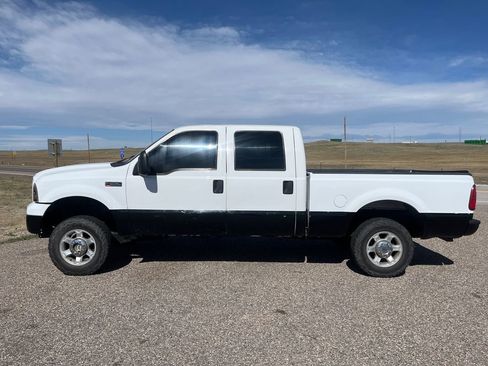 Used 2006 Ford F250 XLT image 2