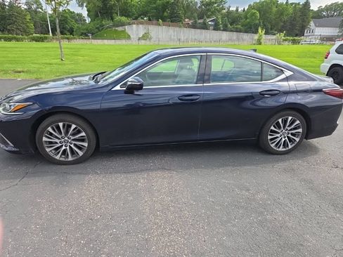 Used 2019 Lexus ES 350 w/ Premium Package FWD image 3