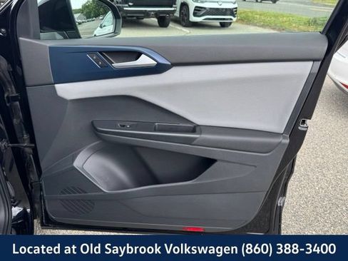 Certified 2023 Volkswagen Taos SE w/ Panoramic Sunroof Package AWD/4WD image 28