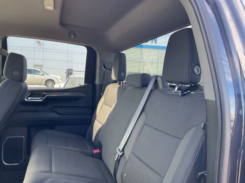 Used 2022 Chevrolet Silverado 1500 LT AWD/4WD image 12