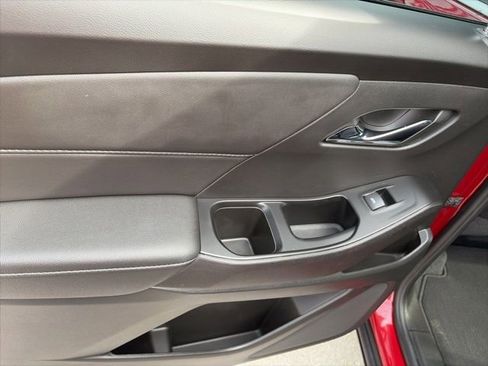 Used 2023 Chevrolet Traverse LT image 12