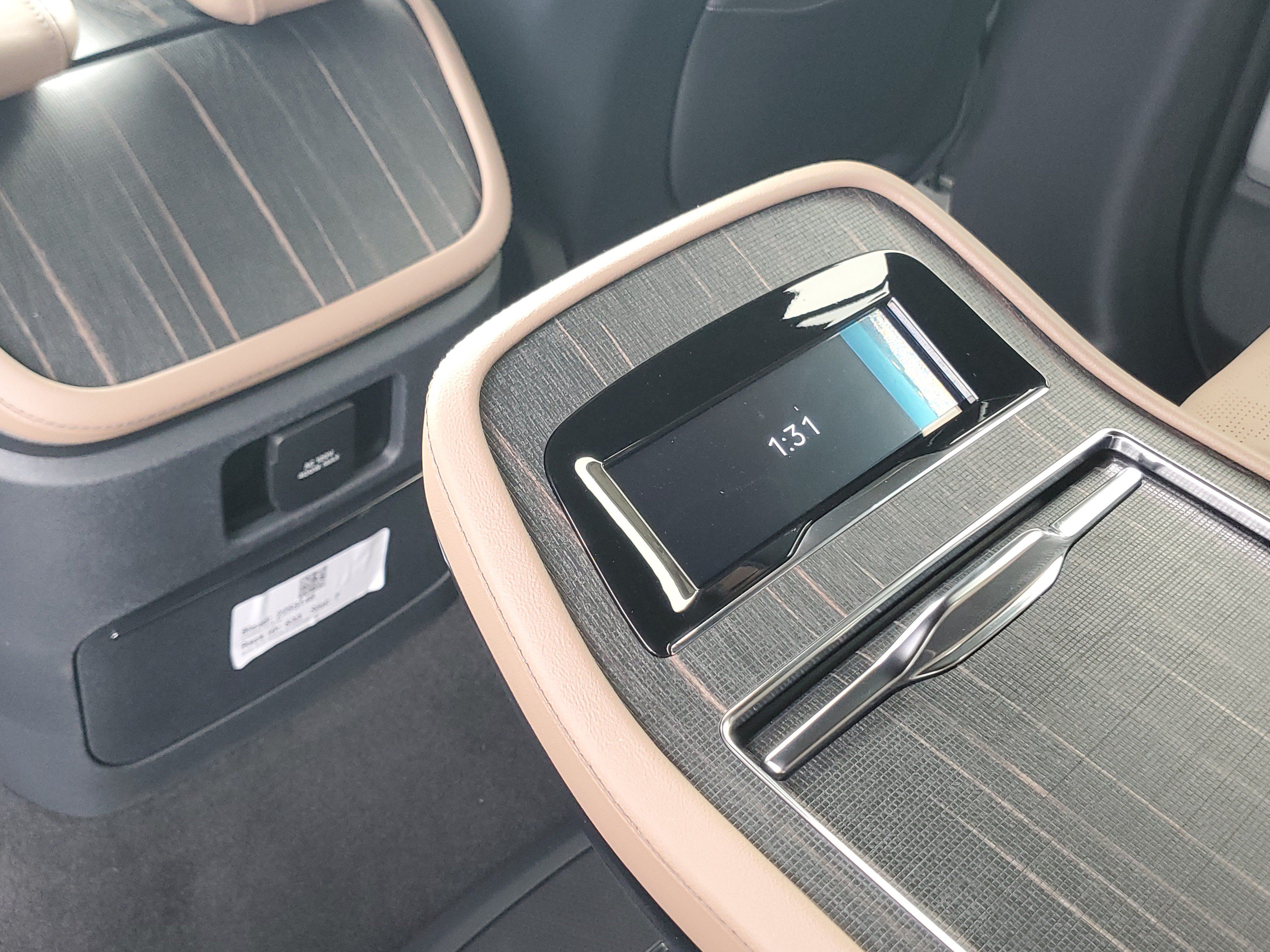 New 2027 Lincoln Navigator L Black Label AWD/4WD image 30