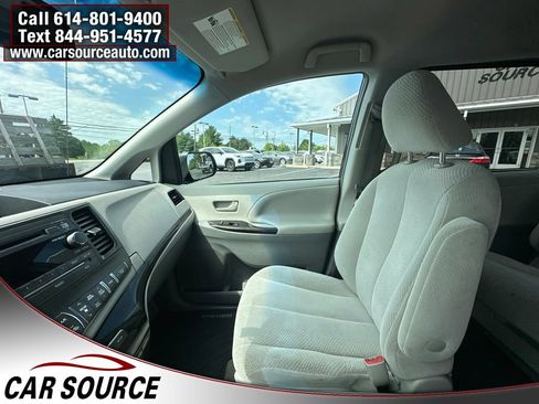 Used 2013 Toyota Sienna LE w/ Towing Pkg FWD image 20