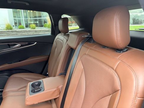 Used 2023 Lincoln Nautilus Reserve w/ Luxury Package AWD/4WD image 12
