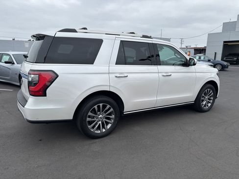 Used 2018 Ford Expedition Limited w/ Equipment Group 301A AWD/4WD image 12
