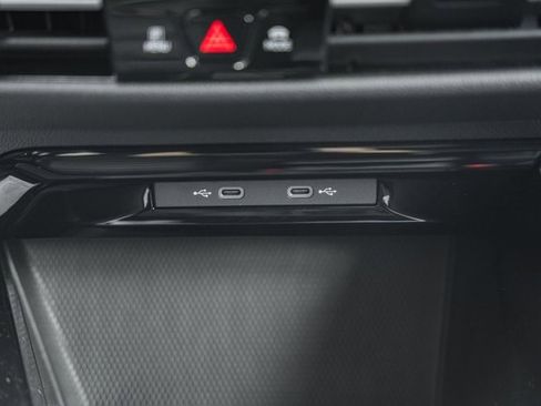 Used 2023 Volkswagen Golf 20th Anniversary Edition image 29