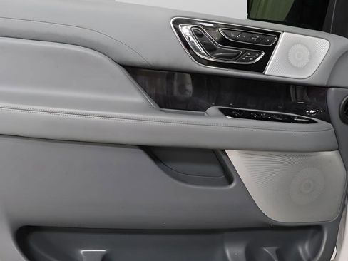 Used 2019 Lincoln Navigator Reserve AWD/4WD image 21