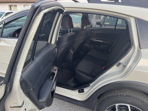 Used 2015 Subaru Crosstrek 2.0i Premium w/ Moonroof Package image 16