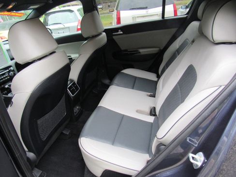 Used 2019 Kia Sportage EX w/ EX Sport Appearance Package AWD/4WD image 8