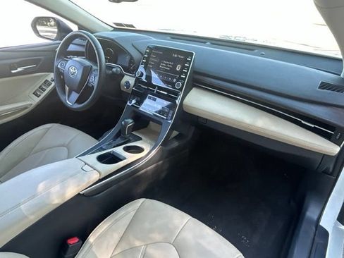 Used 2021 Toyota Avalon XLE w/ Moonroof Package FWD image 29