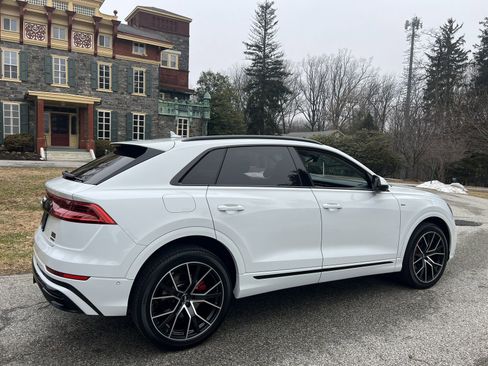 Used 2019 Audi Q8 Prestige image 11