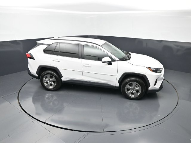 Used 2024 Toyota RAV4 LE AWD/4WD image 28