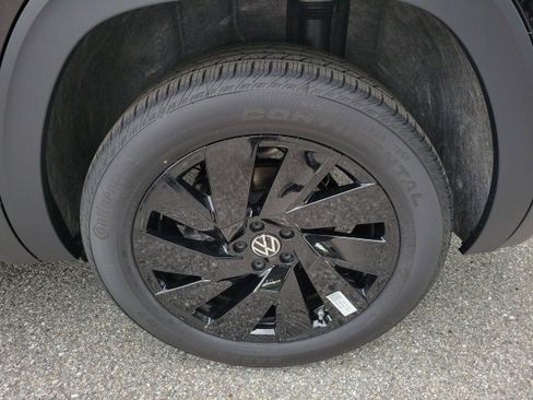 New 2026 Volkswagen Atlas SE FWD image 33