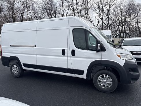 Used 2025 RAM ProMaster 2500 w/ Quick Order Package 22G SLT image 3