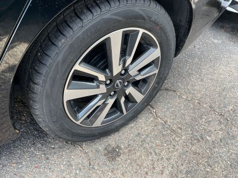 Used 2025 Nissan Versa SV image 29