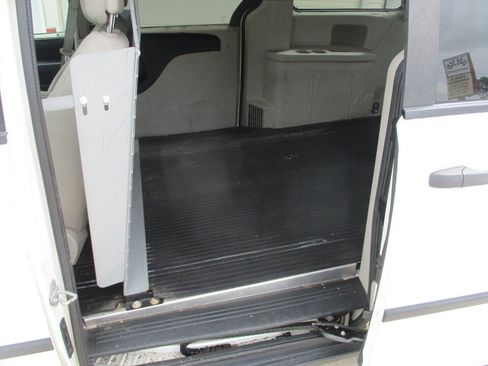 Used 2013 RAM C/V Tradesman FWD image 7