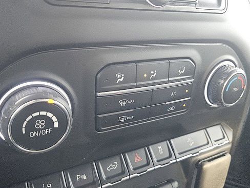 Used 2025 Chevrolet Silverado 2500 Custom w/ Custom Value Package image 13