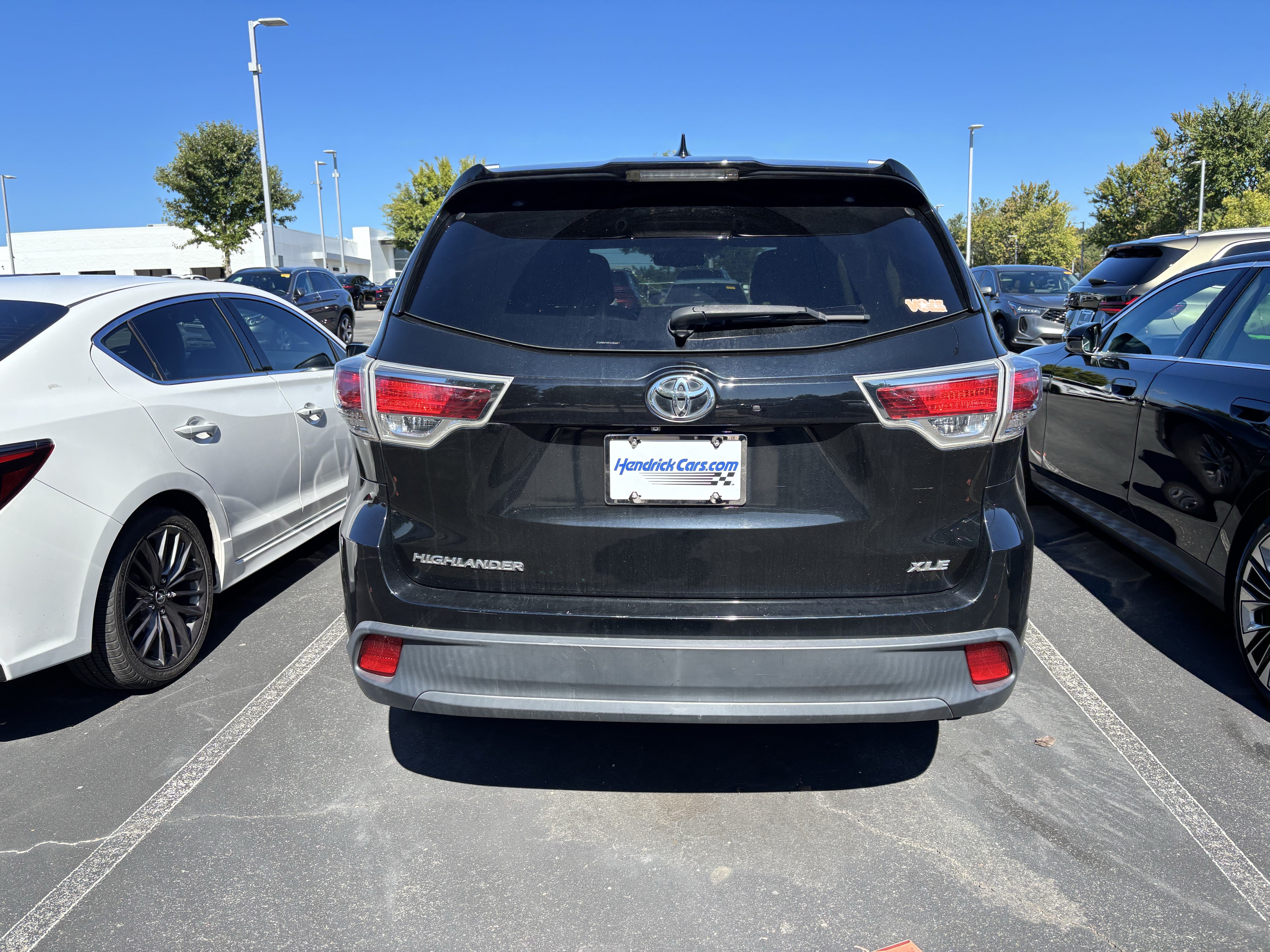 Used 2015 Toyota Highlander XLE FWD image 9
