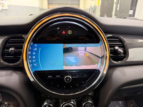 Used 2022 MINI Cooper 4-Door Hardtop w/ Storage Package FWD image 17