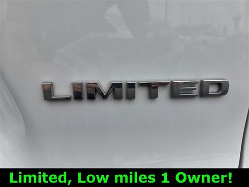 Used 2021 Jeep Cherokee Limited image 14