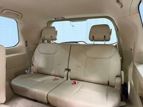 Used 2010 Lexus LX 570 4WD image 17