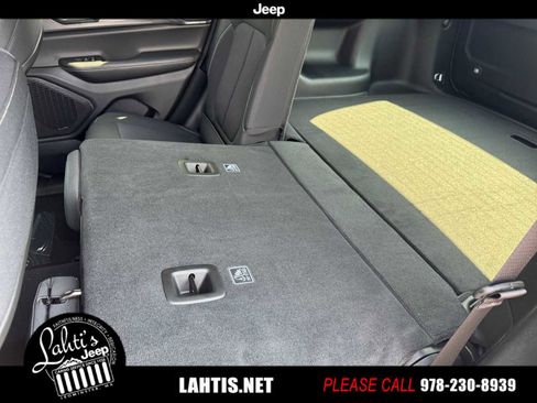 New 2025 Jeep Grand Cherokee Laredo X w/ Luxury Tech Group I image 16
