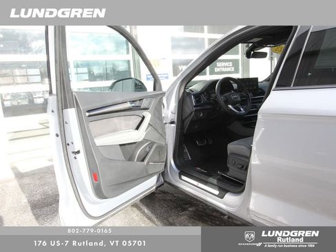 Used 2023 Audi SQ5 Premium Plus w/ Premium Plus Package image 10