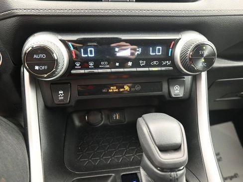 Used 2023 Toyota RAV4 XLE FWD image 19