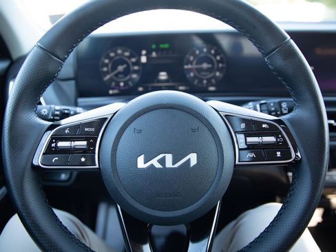 Used 2025 Kia Seltos SX w/ SX Sunroof Package image 11